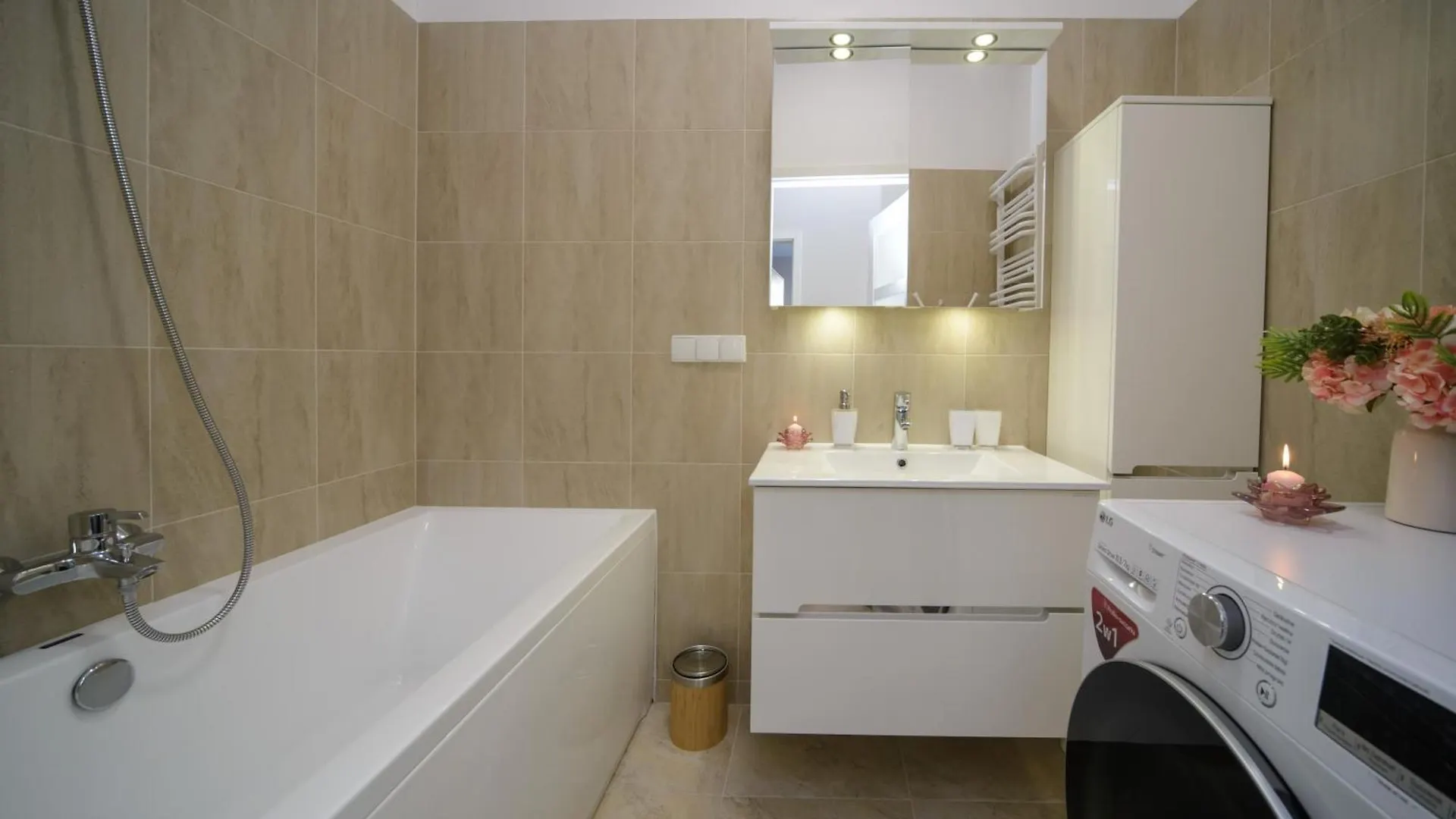 Maya'S Flats & Resorts 81 - 3 Rooms Flat In Garnizon グダニスク アパート