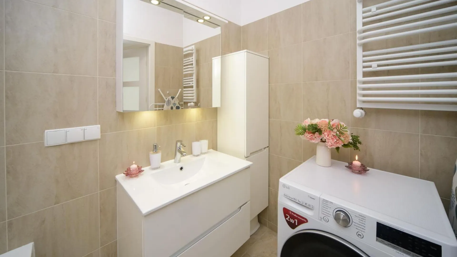 アパート Maya'S Flats & Resorts 81 - 3 Rooms Flat In Garnizon グダニスク ポーランド